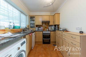 kitchen- click for photo gallery